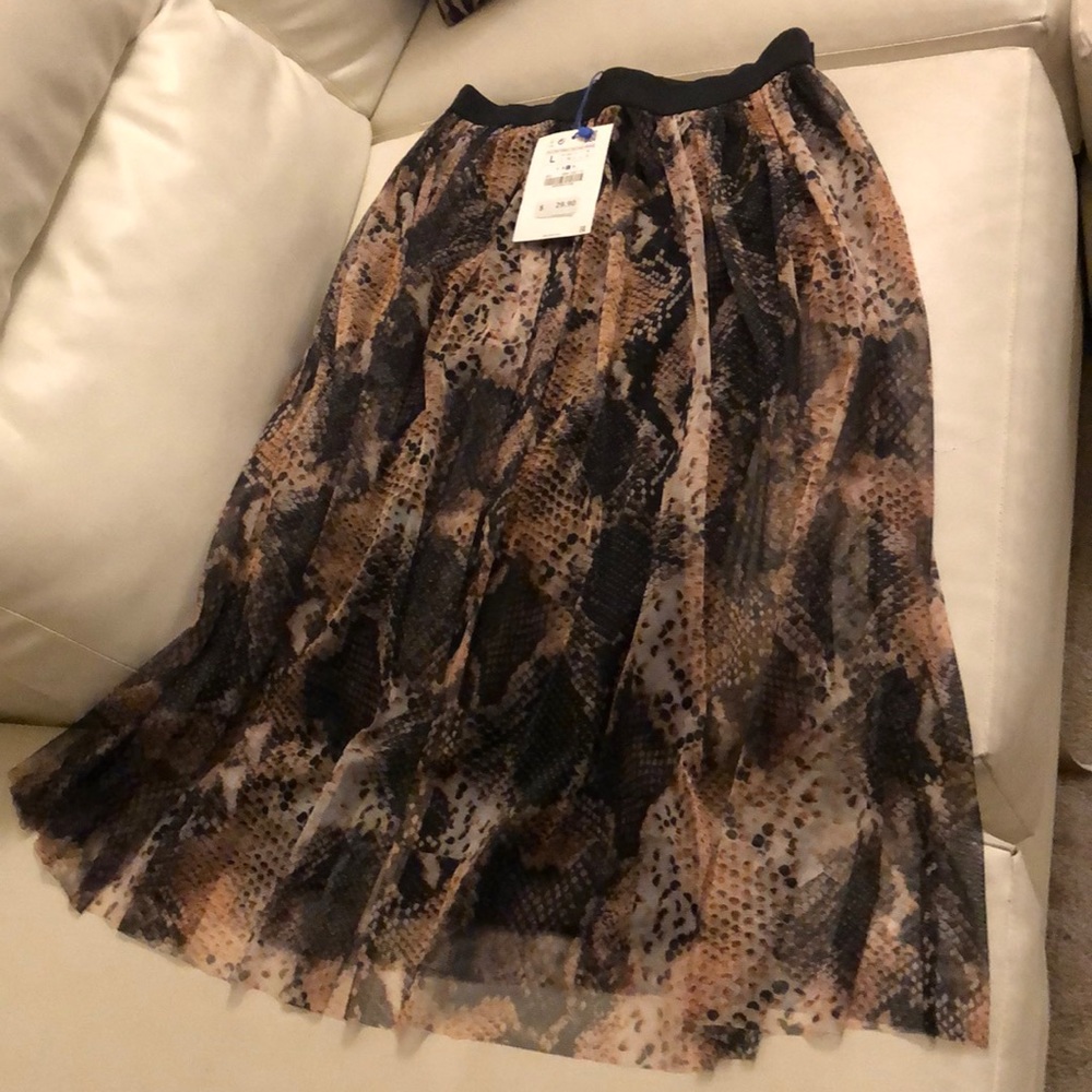 Tan and black printed skirt